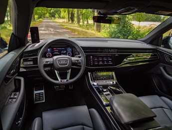 Audi Q8 SUV 3.jpg
